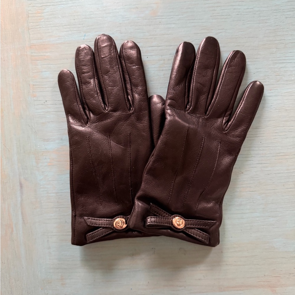 EUC Coach size 7 women’s gloves. Worn once for an elegant cold weather event - Picture 4 of 6